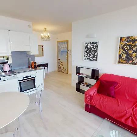 דירה 3 Pieces Climatise Avec Terrasse, Garage Et Wifi A - Fr-1-196-342